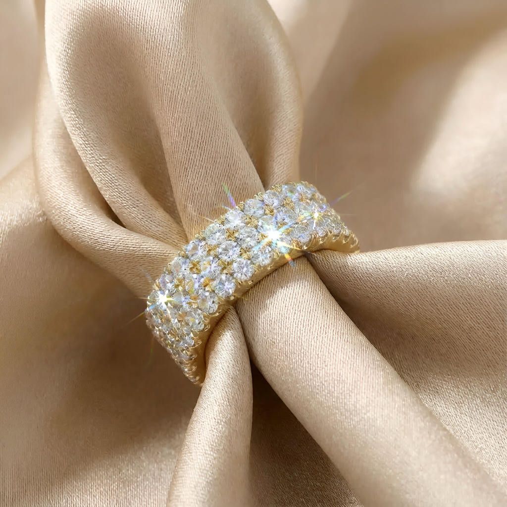 Diamond Ring in 18K Yellow Gold