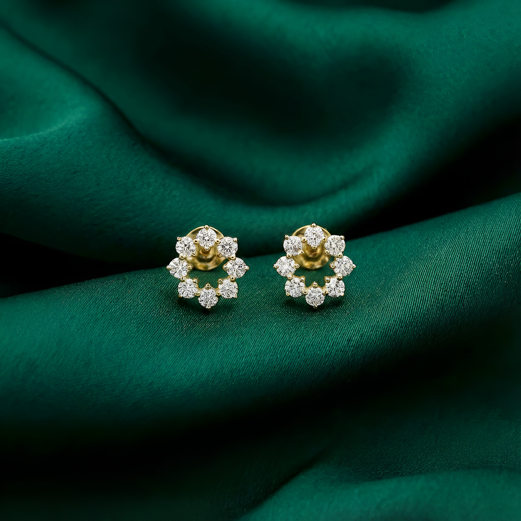 Diamond Star Earring Studs in 14K Yellow Gold