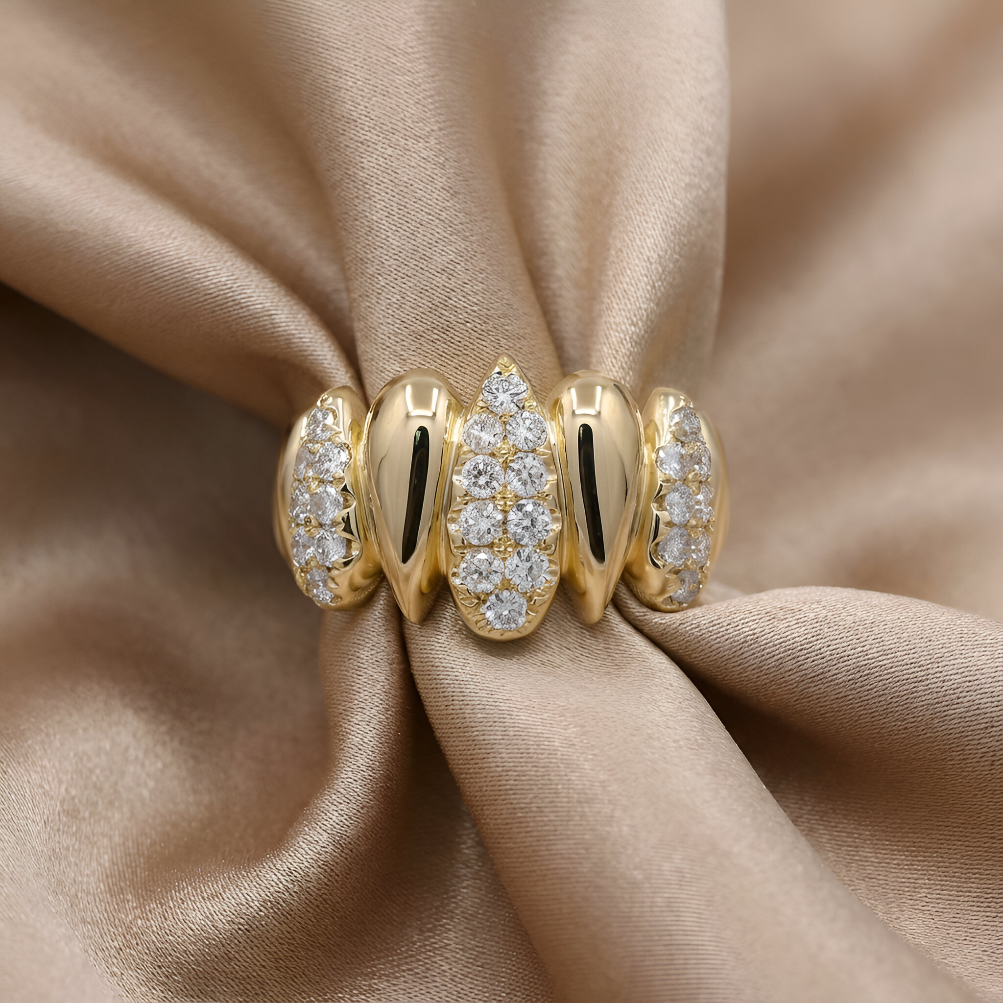 Pebble Diamond Ring in 14k Yellow Gold