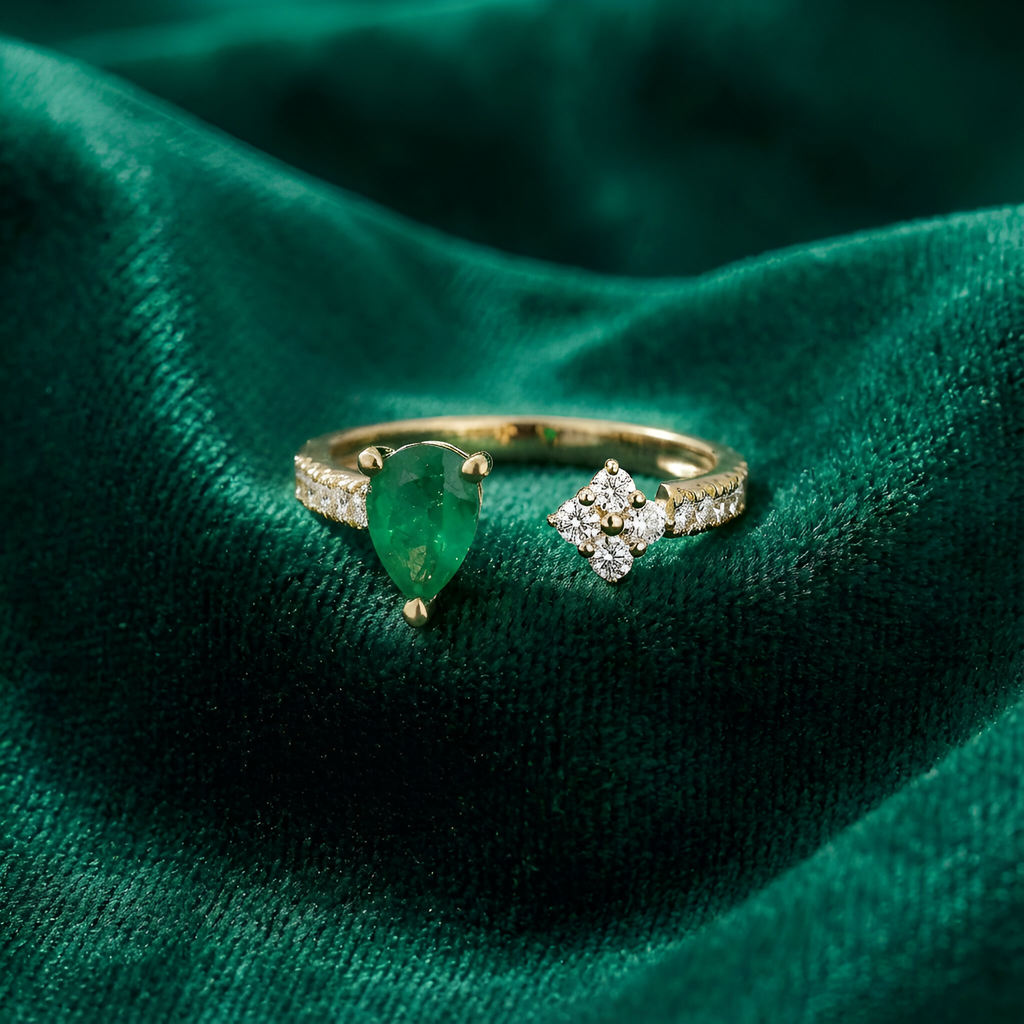 Emerald Diamond Ring in 14K Yellow Gold