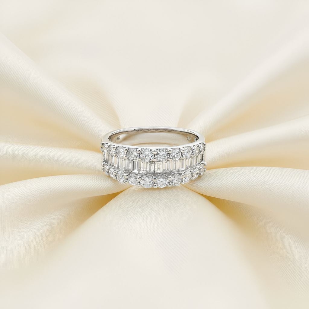 Classy Diamond Ring in 14K White Gold