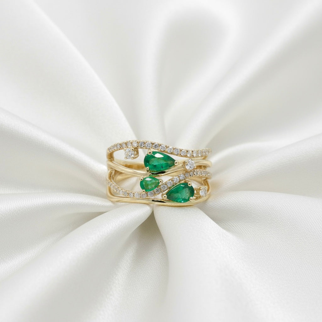 Diamond Emerald Ring in 14K Yellow Gold