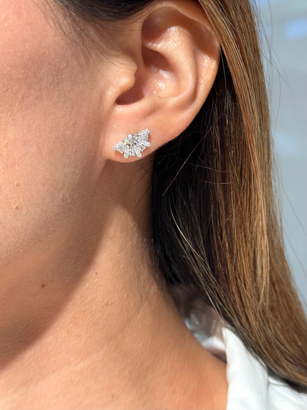Diamond Abanico Earrings in 14K White Gold