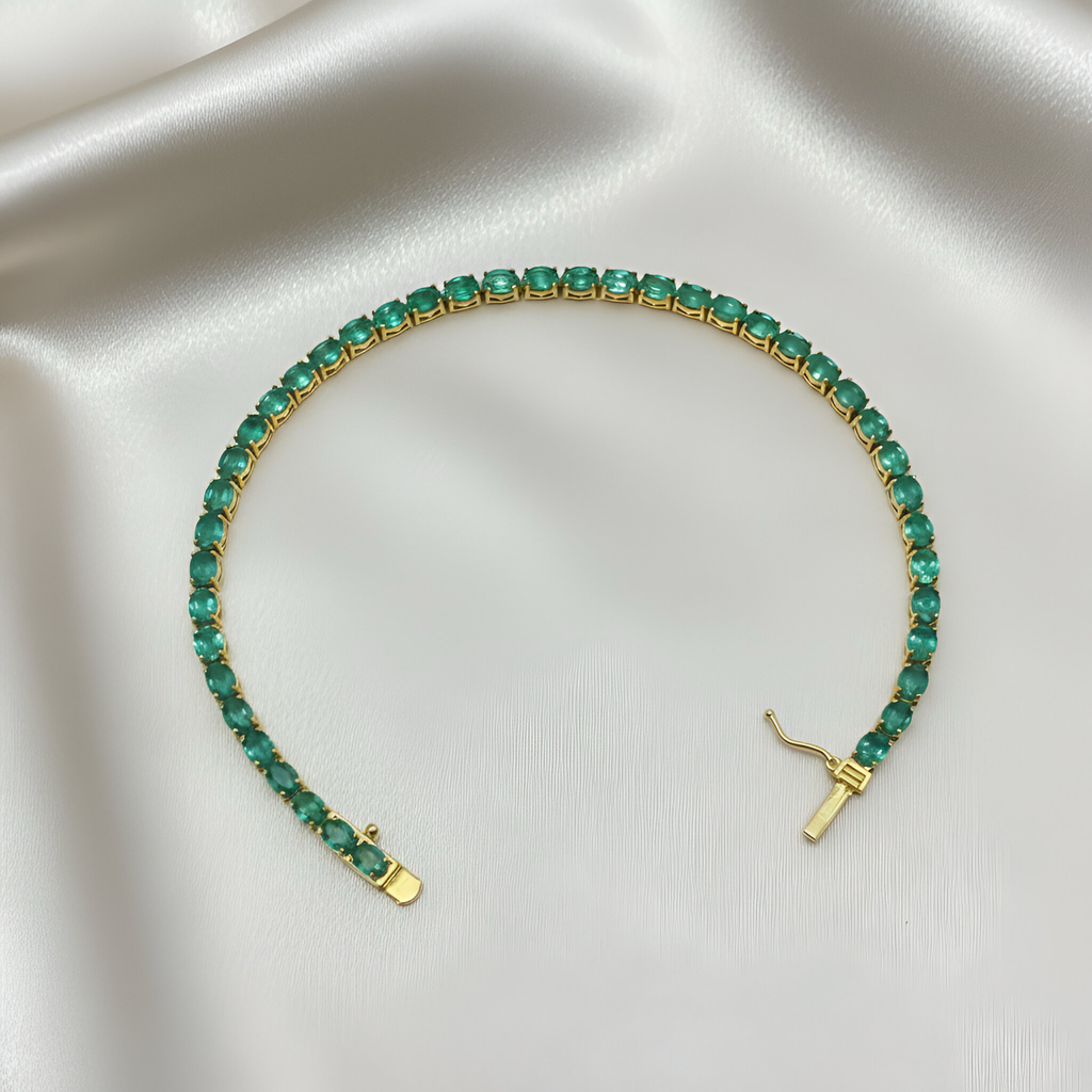 Emerald Tennis Bracelet in 18K Yellow Gold