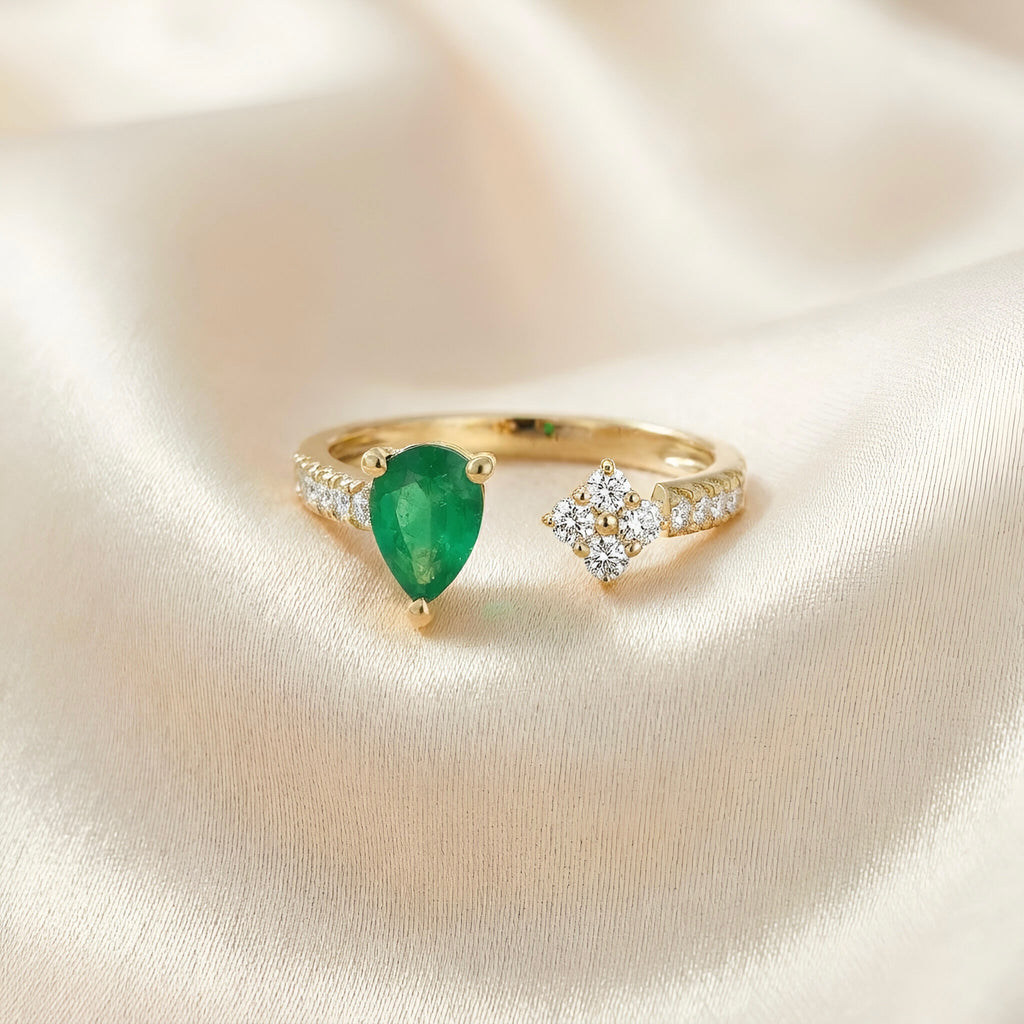 Emerald Diamond Ring in 14K Yellow Gold
