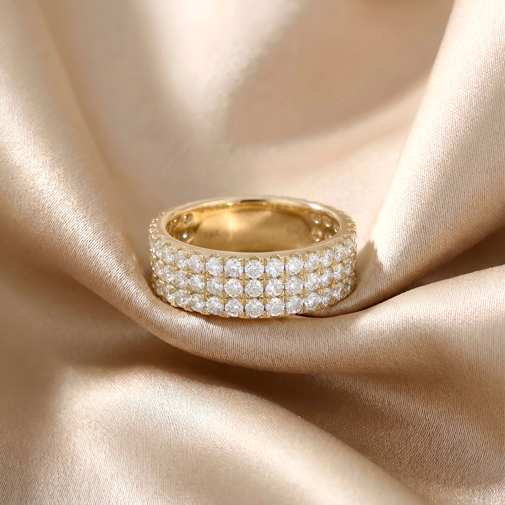 Diamond Ring in 18K Yellow Gold