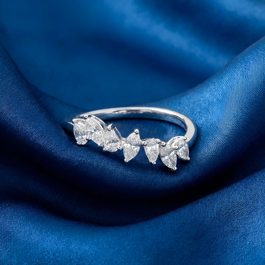 Classy Diamond Ring in 18K White Gold