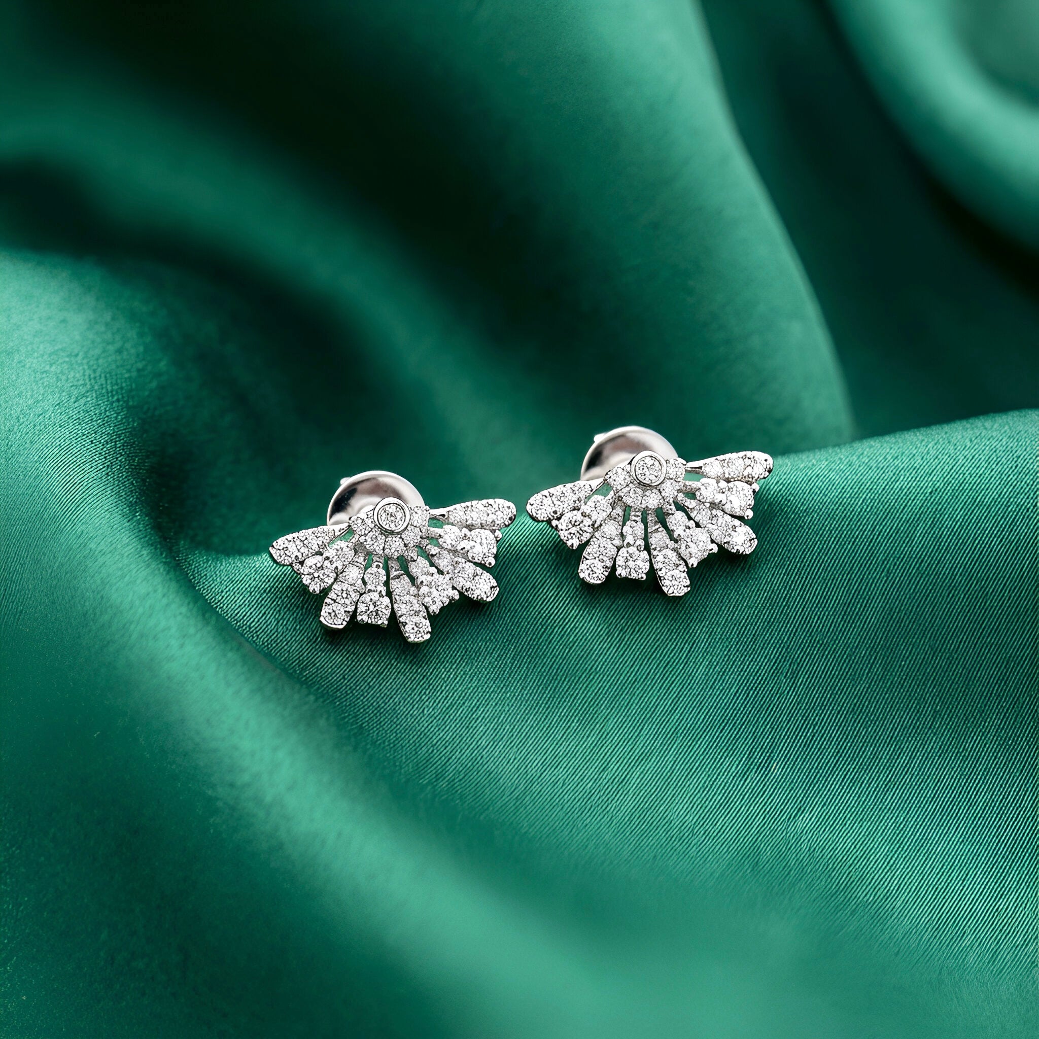 Diamond Abanico Earrings in 14K White Gold