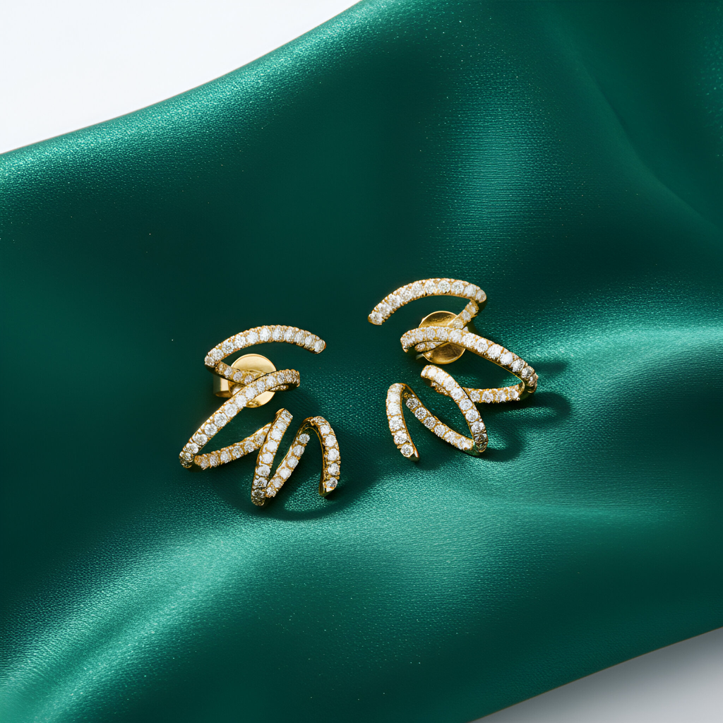 Diamond Earrings in 18K Yellow Gold