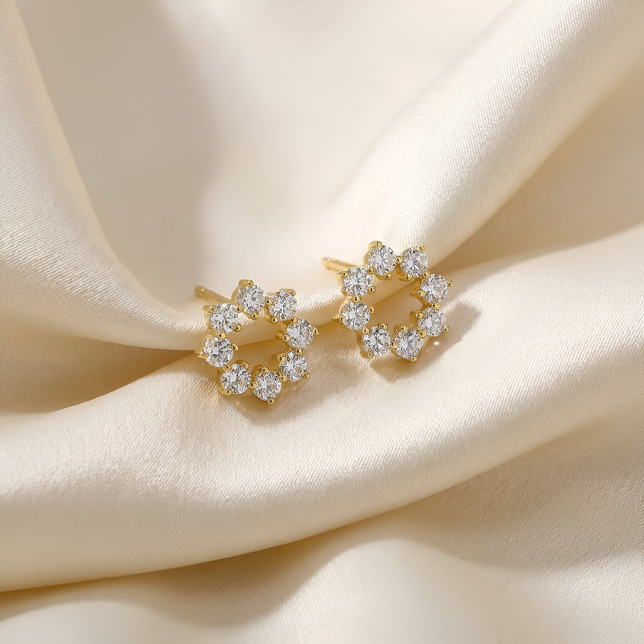 Diamond Star Earring Studs in 14K Yellow Gold