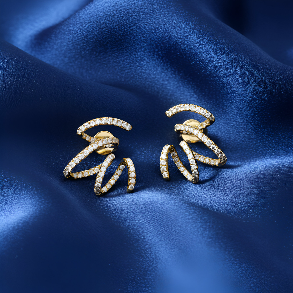 Diamond Earrings in 18K Yellow Gold