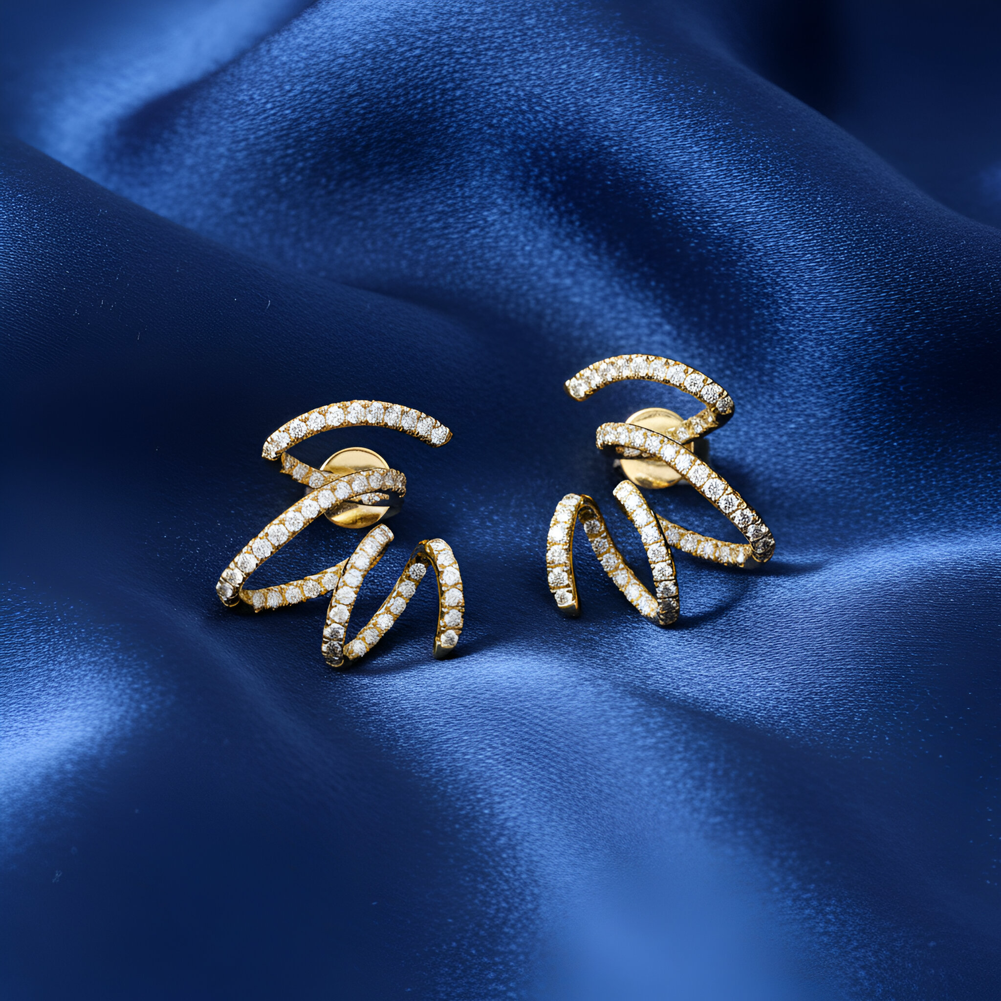 Diamond Earrings in 18K Yellow Gold