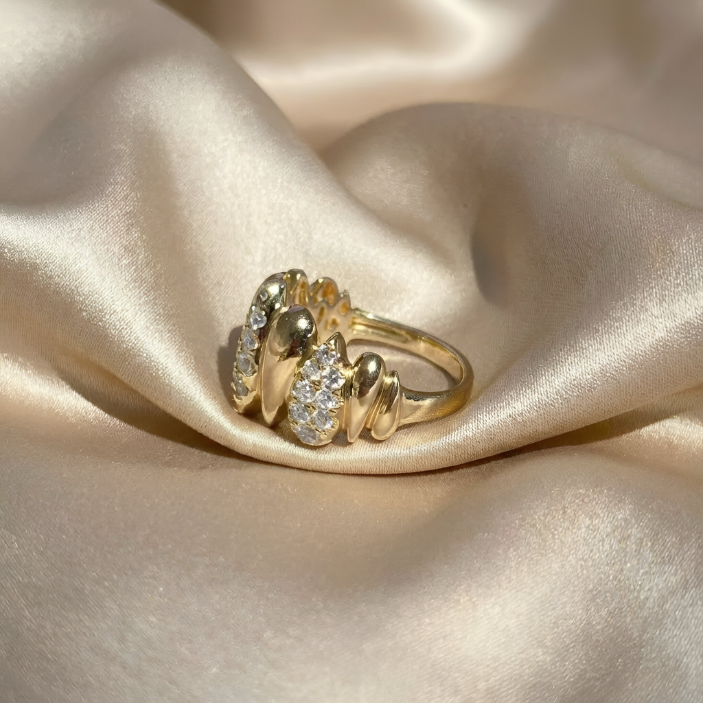 Pebble Diamond Ring in 14k Yellow Gold