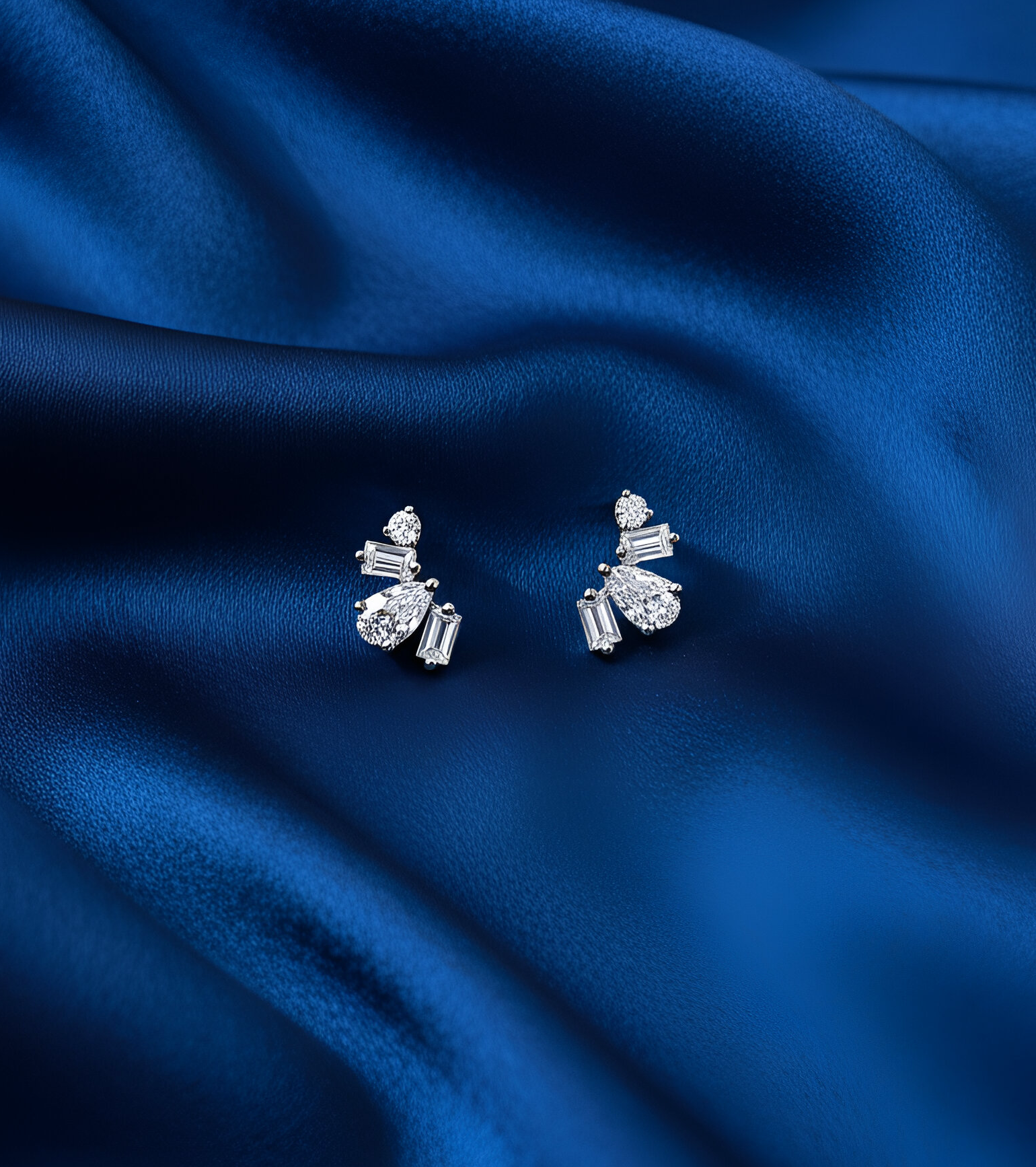 Diamond Stud Earrings in 14K White Gold