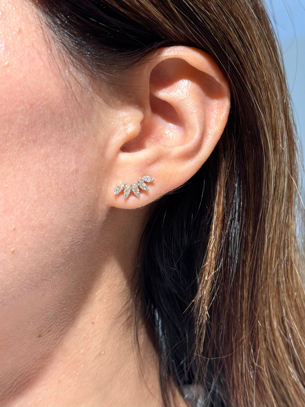 Diamond Floral Ear Crawler Earrings in 14K Yellow Gold – Everyday Elegance