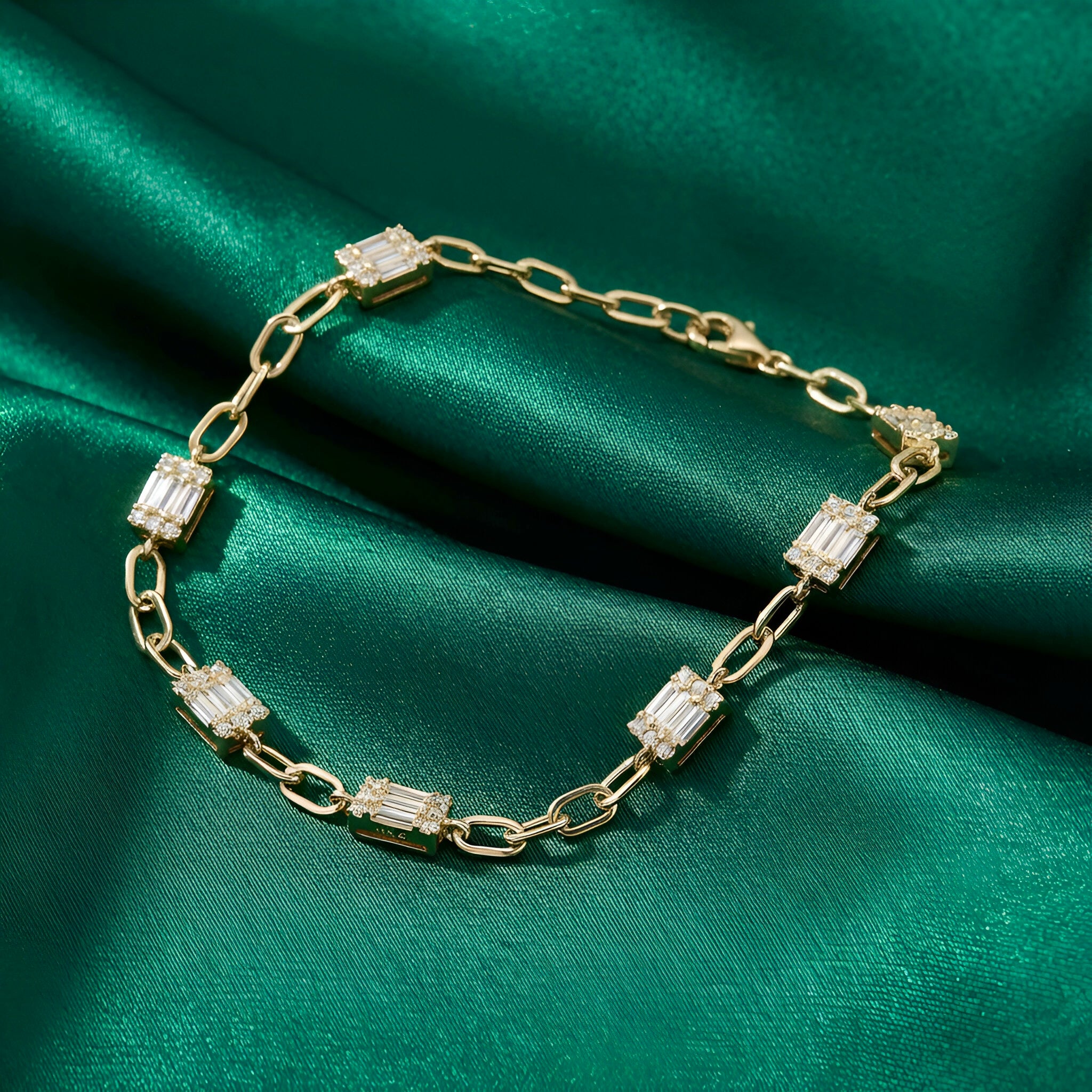Baguette Diamond Bracelet in 14K Yellow Gold