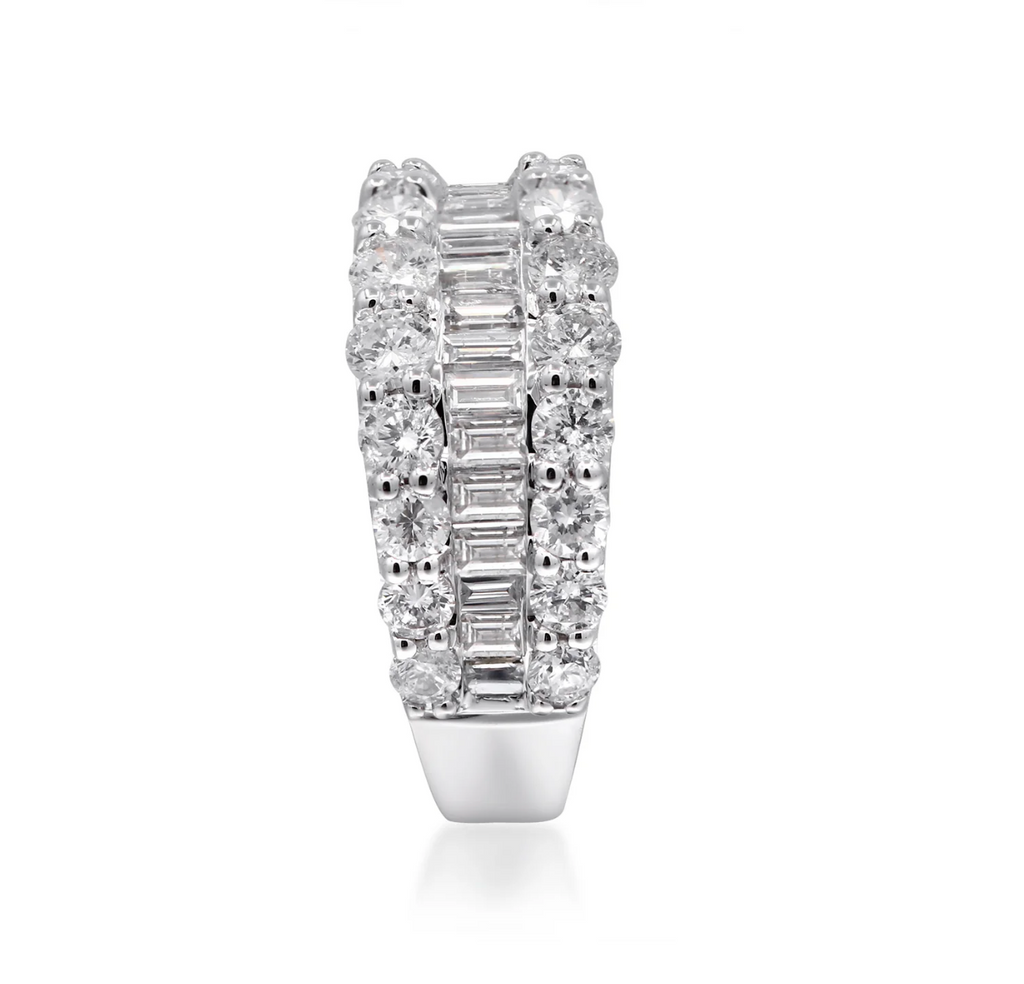 Classy Diamond Ring in 14K White Gold