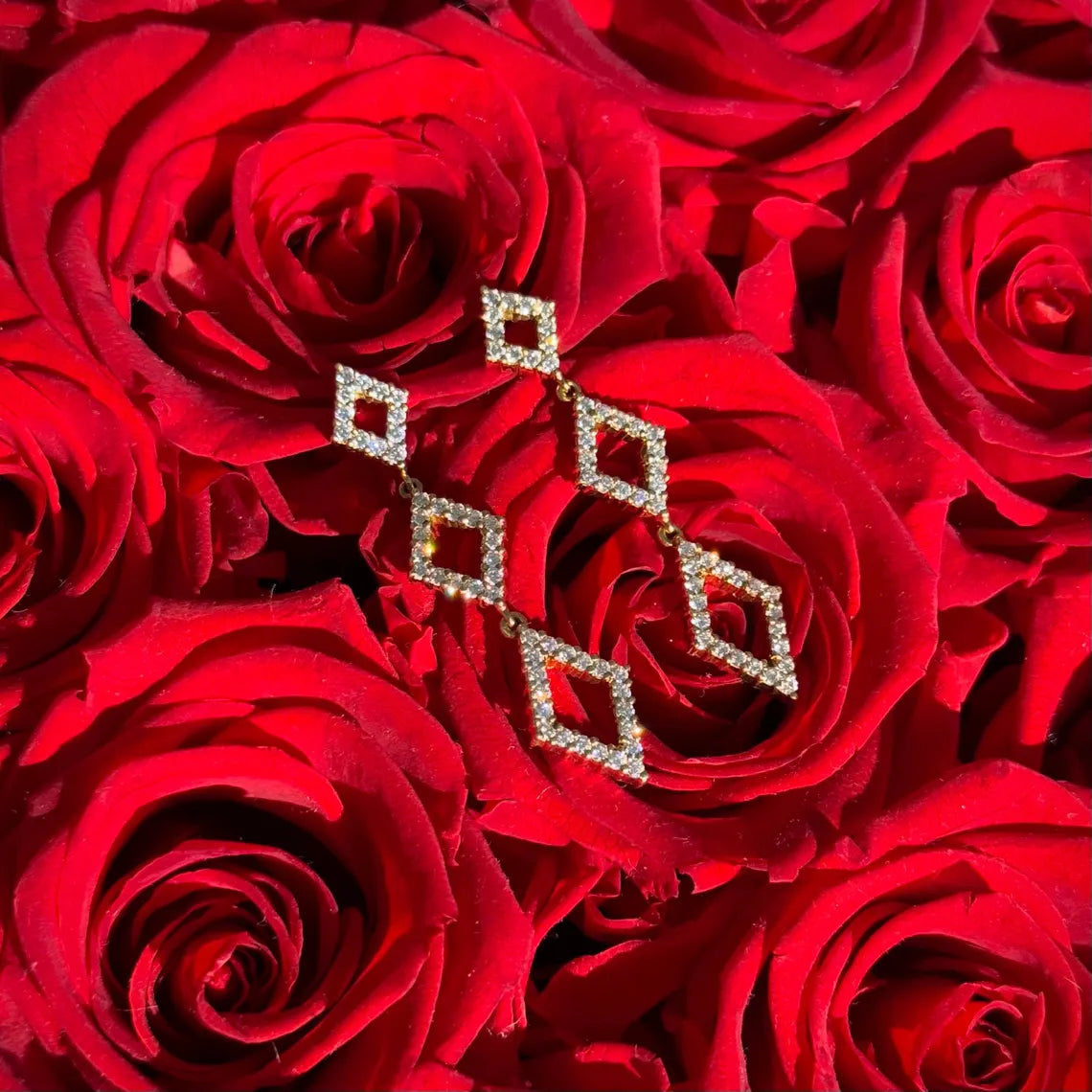 Cocktail Diamond Earrings in 18k Yellow Gold