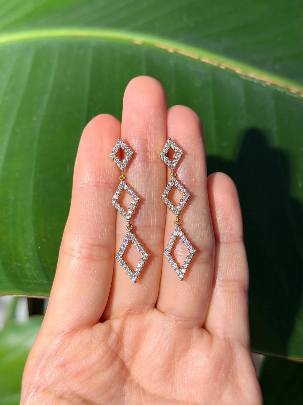 Cocktail Diamond Earrings in 18k Yellow Gold