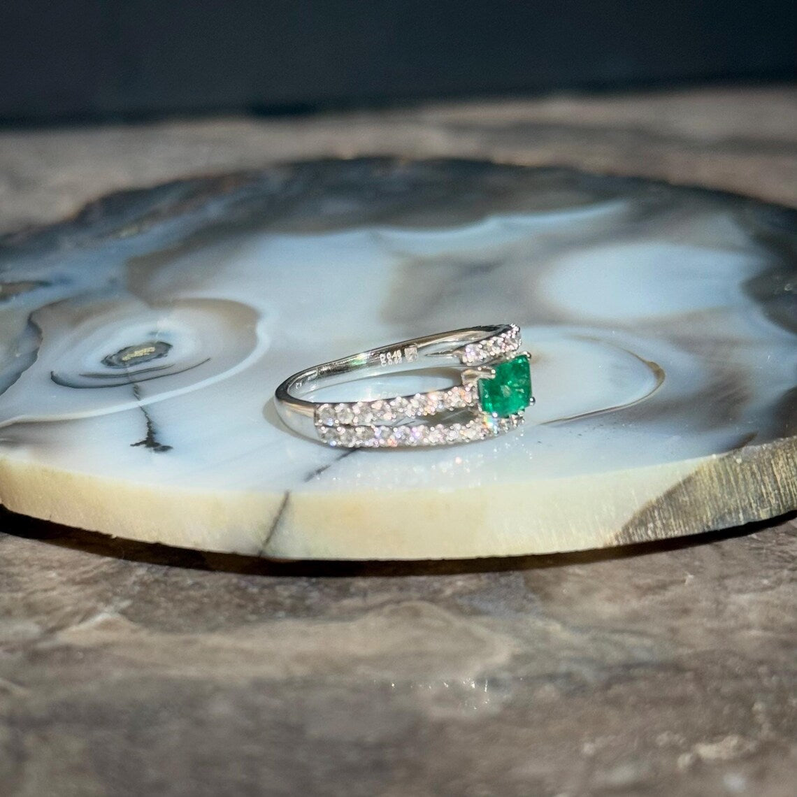 Classy Emerald Diamond Ring in 18k White Gold