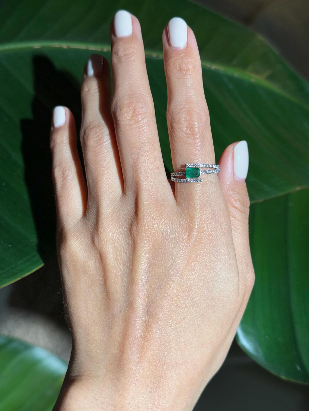 Classy Emerald Diamond Ring in 18k White Gold