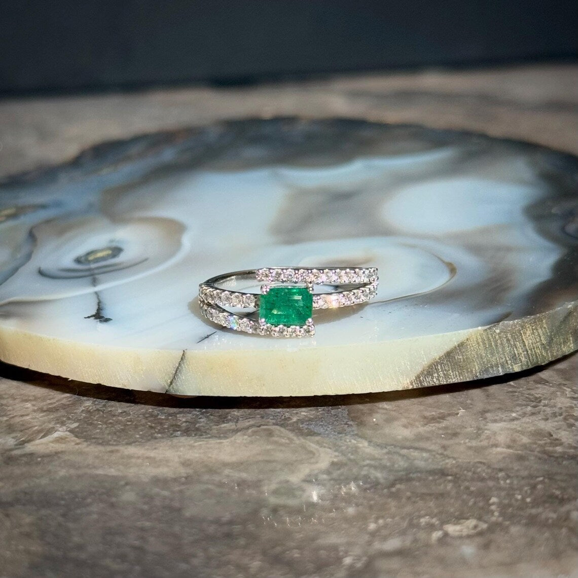Classy Emerald Diamond Ring in 18k White Gold