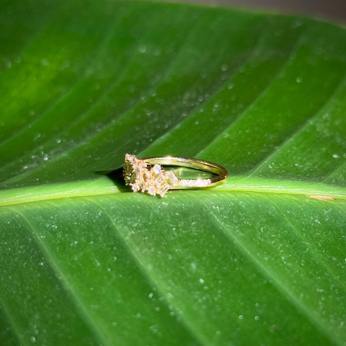 Diamond Ring in 18k Yellow Gold