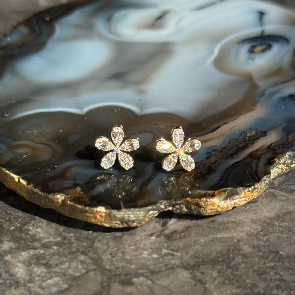 Floral Diamond Stud Earrings in 18k Yellow Gold