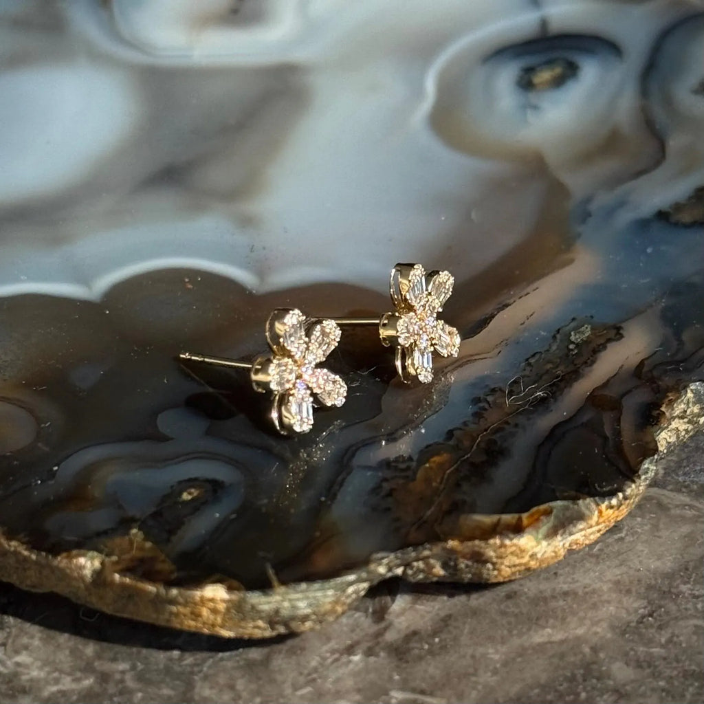 Floral Diamond Stud Earrings in 18k Yellow Gold