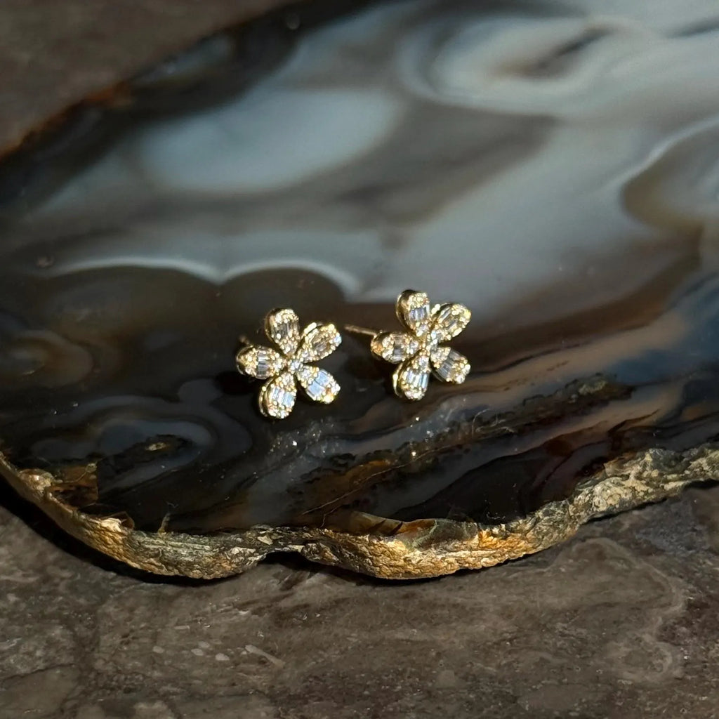 Floral Diamond Stud Earrings in 18k Yellow Gold