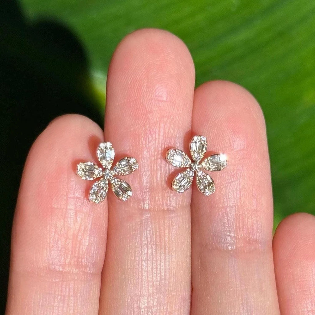 Floral Diamond Stud Earrings in 18k Yellow Gold