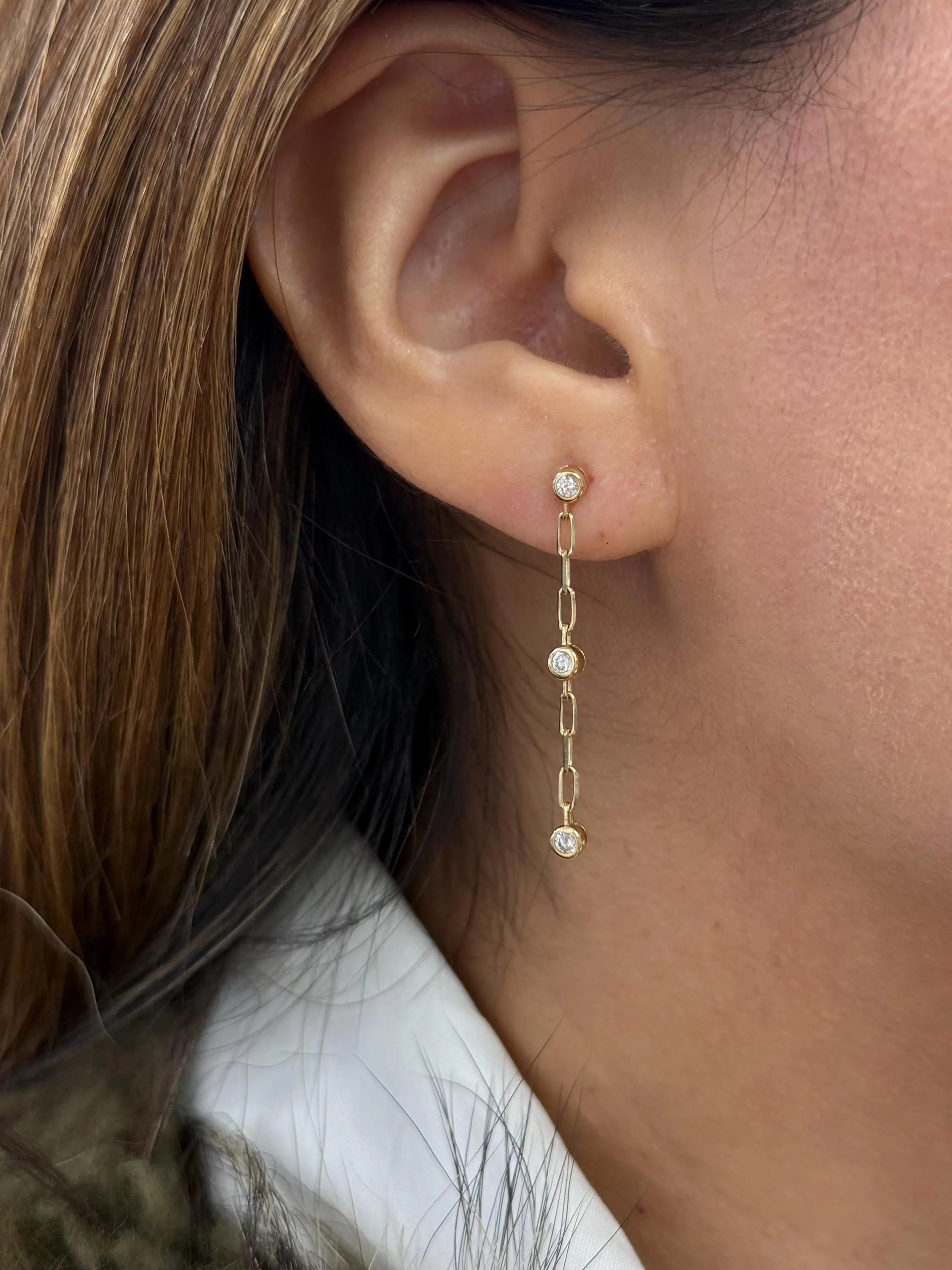 Drop Diamond Earrings in 18k Yellow Gold