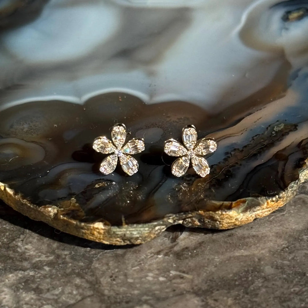 Floral Diamond Stud Earrings in 18k Yellow Gold