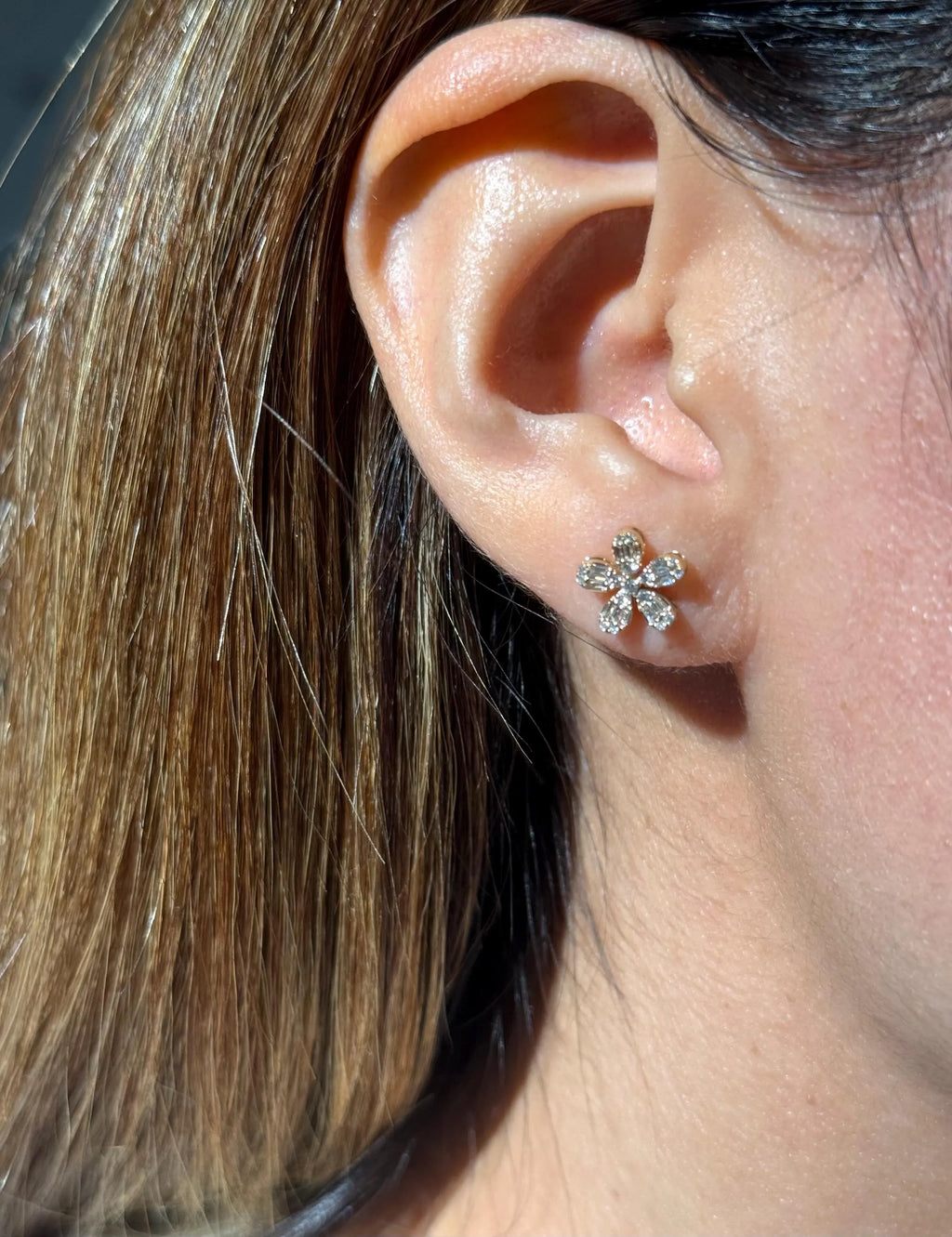 Floral Diamond Stud Earrings in 18k Yellow Gold