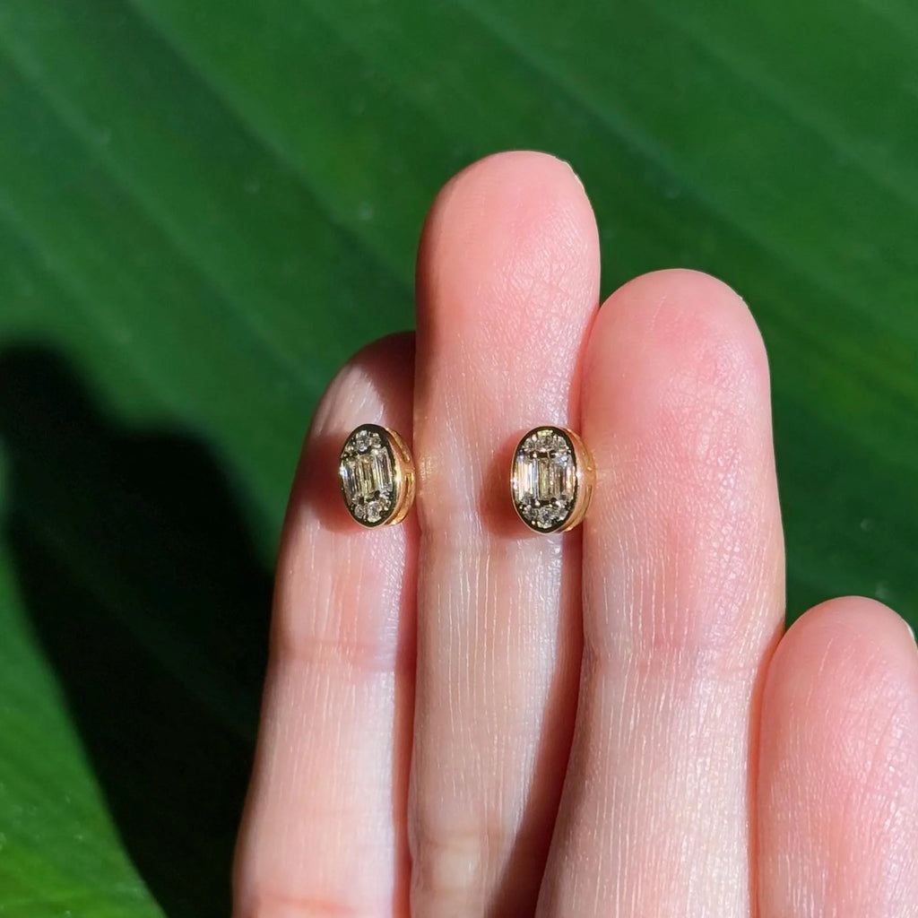 Classy Oval Diamond Stud Earrings in 18k Yellow Gold