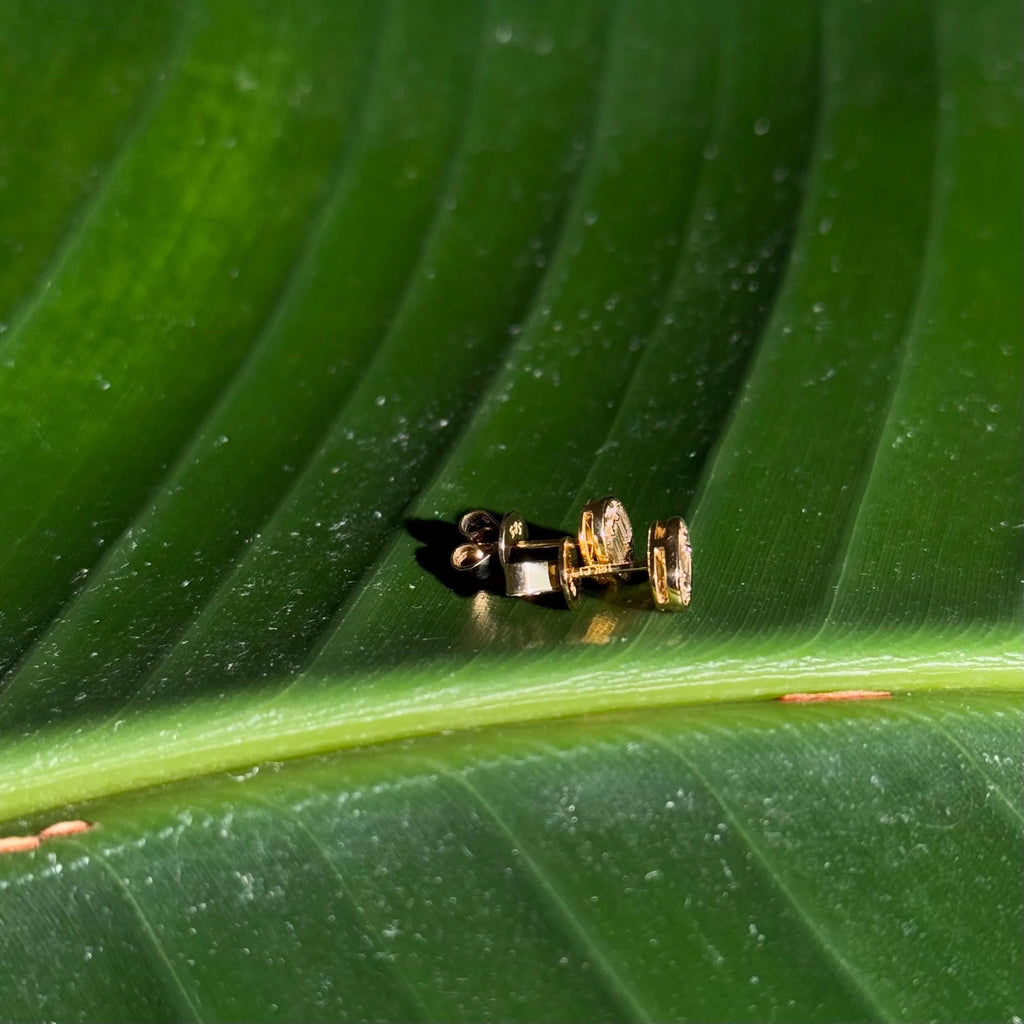 Classy Oval Diamond Stud Earrings in 18k Yellow Gold