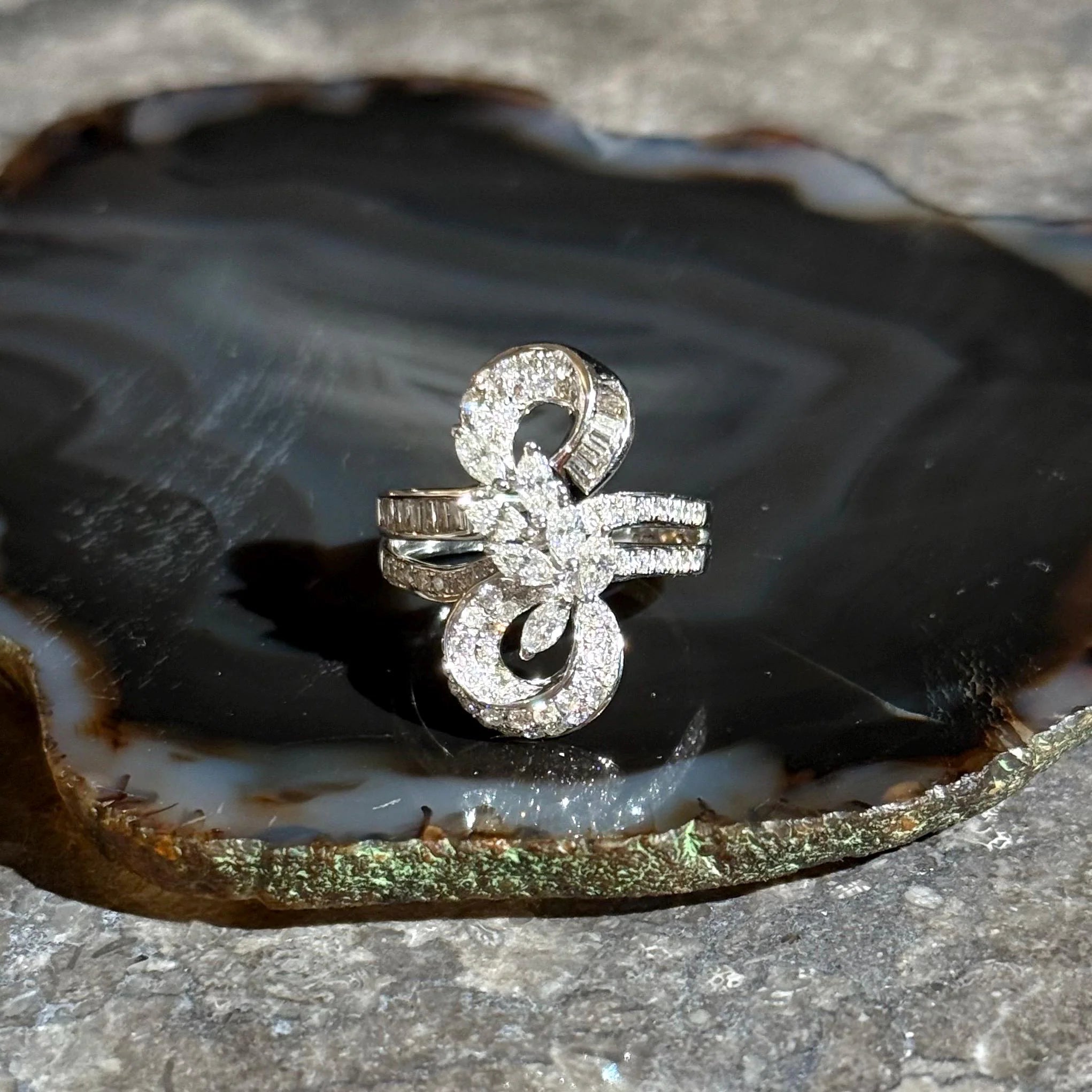 Art Deco Diamond Ring in 18k White Gold