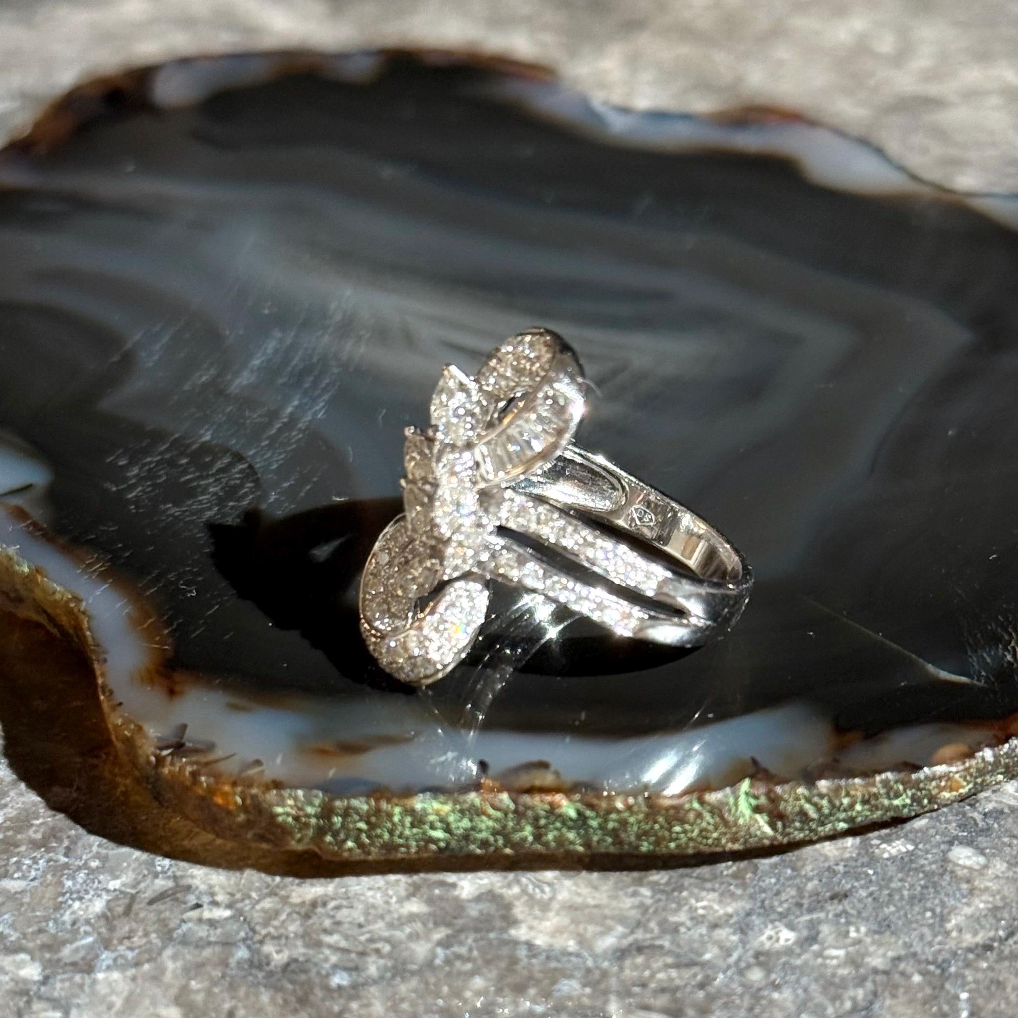 Art Deco Diamond Ring in 18k White Gold