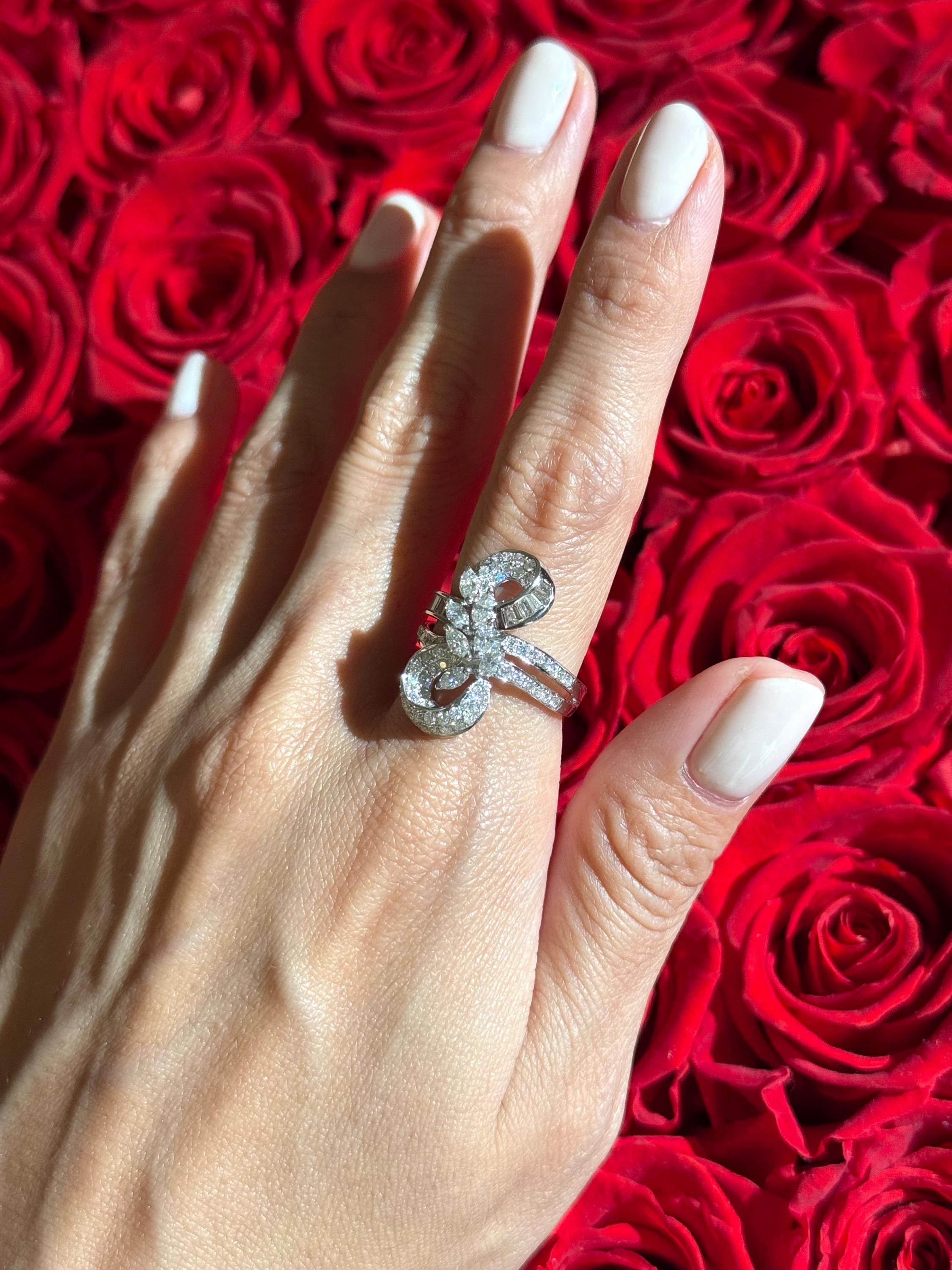 Art Deco Diamond Ring in 18k White Gold