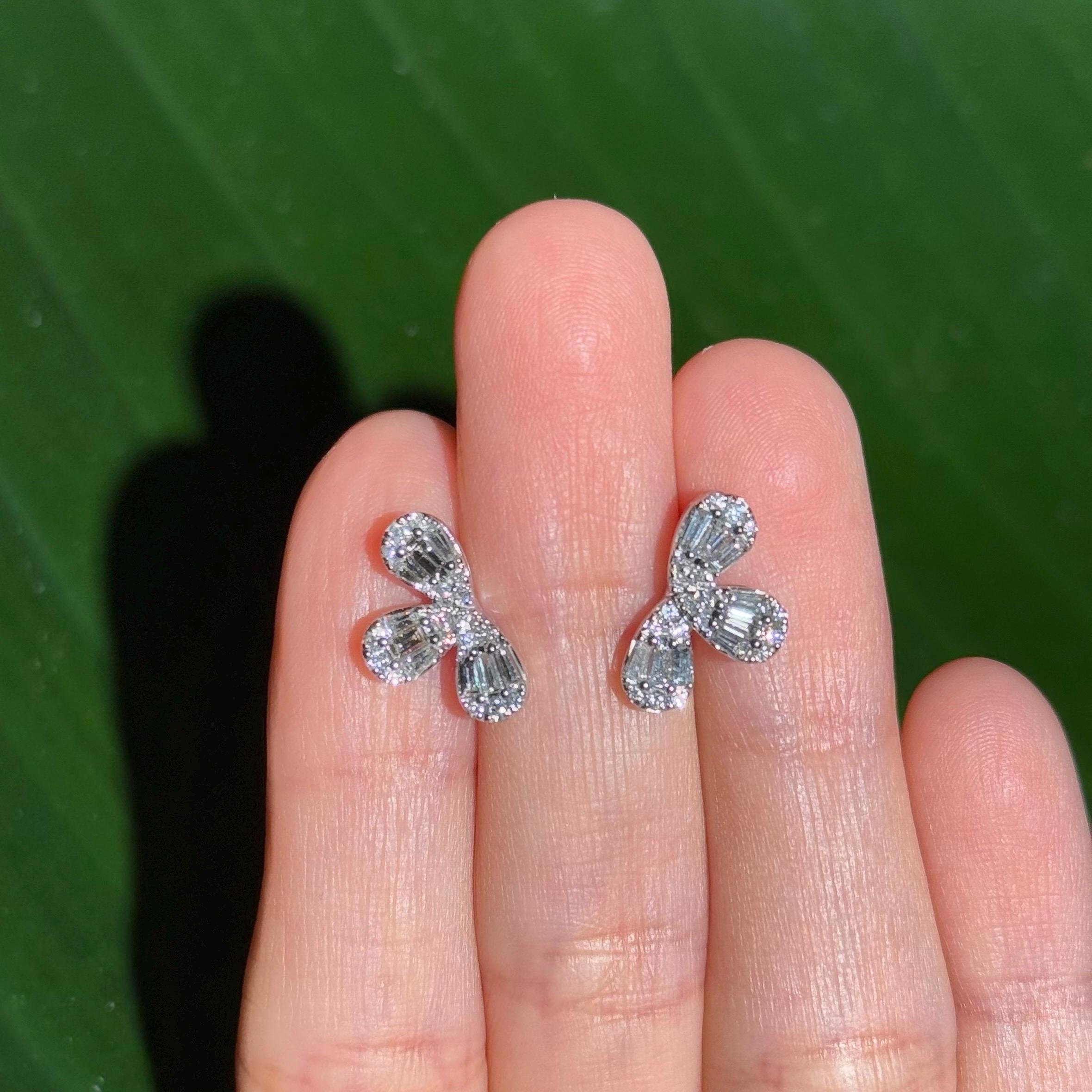 Floral Diamond Stud Earrings in 18k White Gold