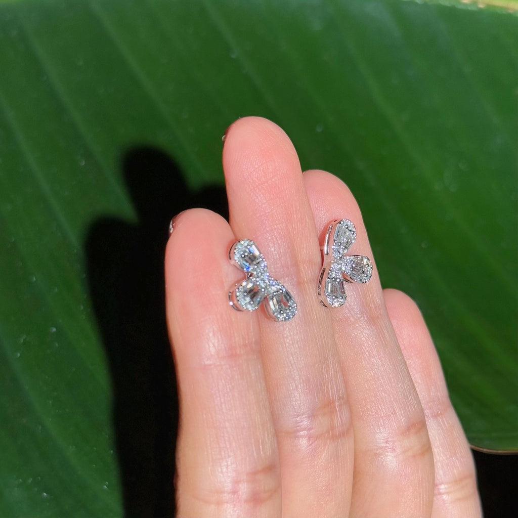 Floral Diamond Stud Earrings in 18k White Gold