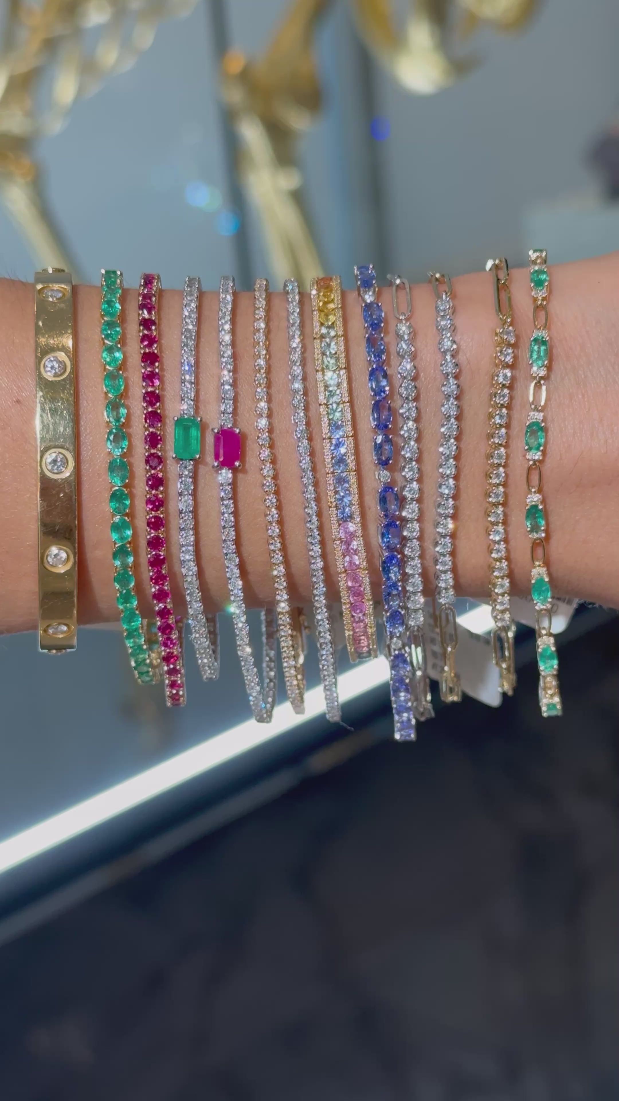 Emerald Tennis Bracelet in 18K Yellow Gold