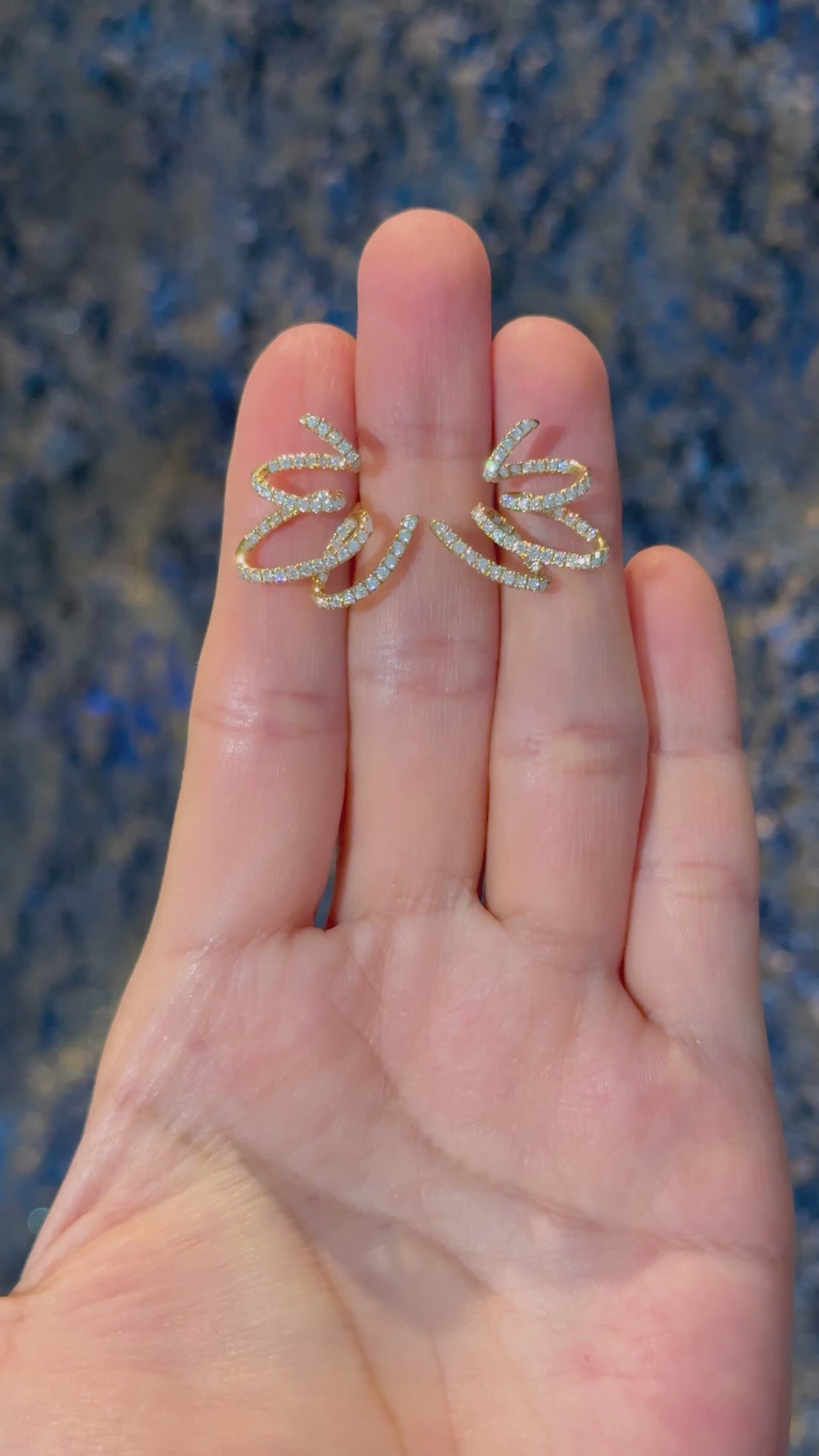 Diamond Earrings in 18K Yellow Gold