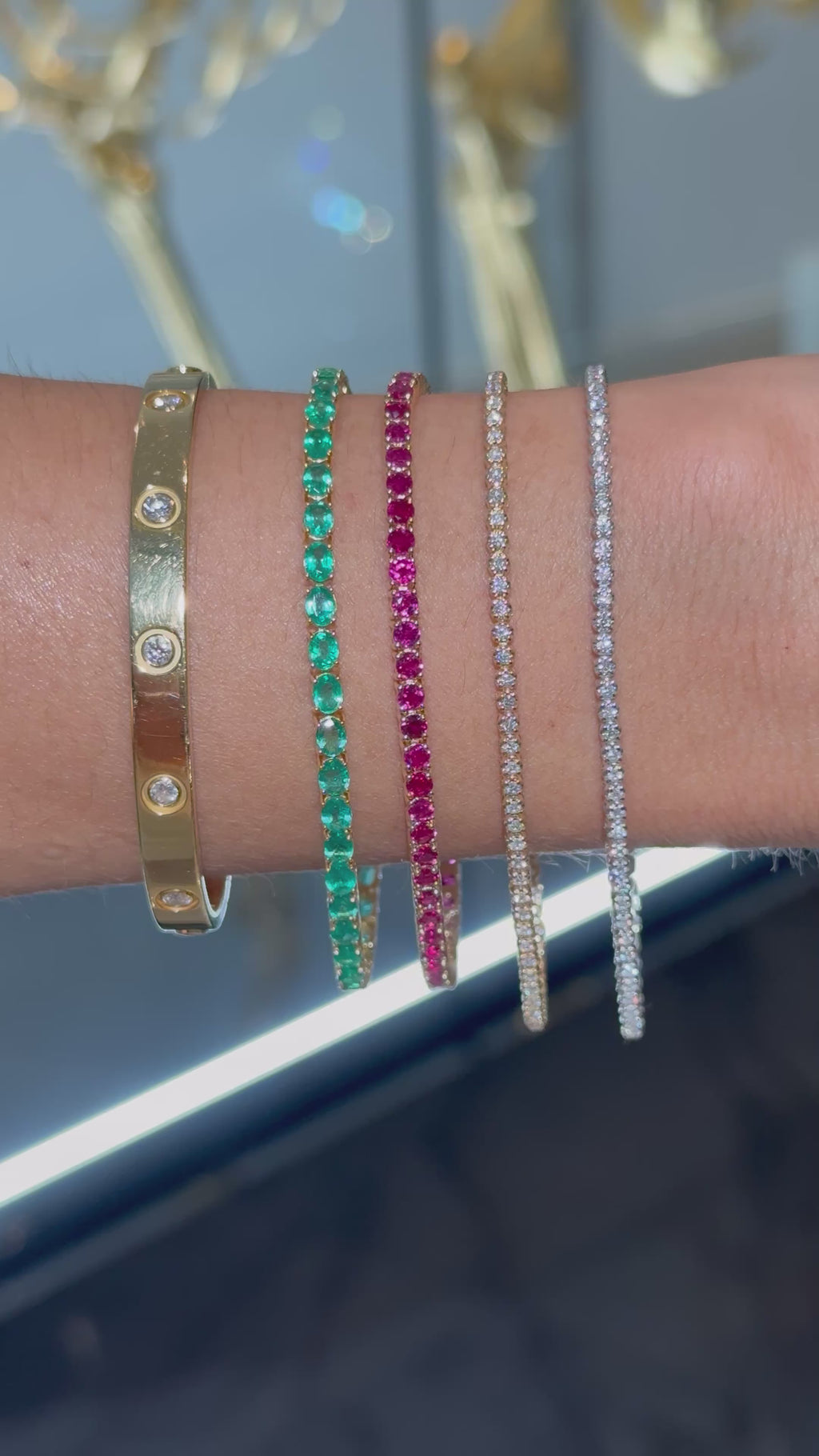 Emerald Tennis Bracelet in 18K Yellow Gold